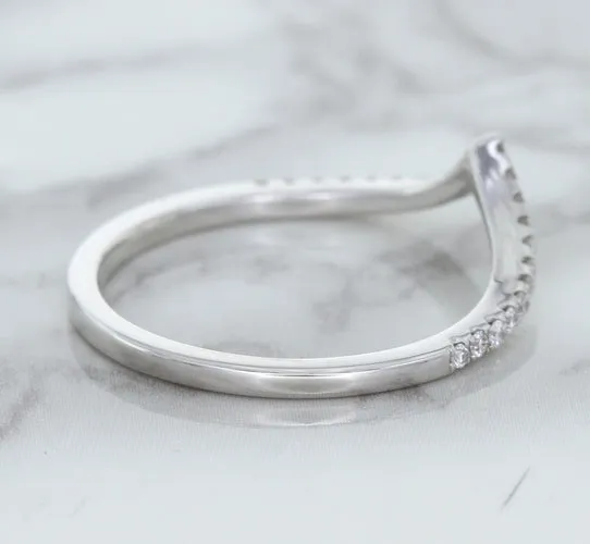 0.17ctw Diamond Pointed Band in 18K White Gold