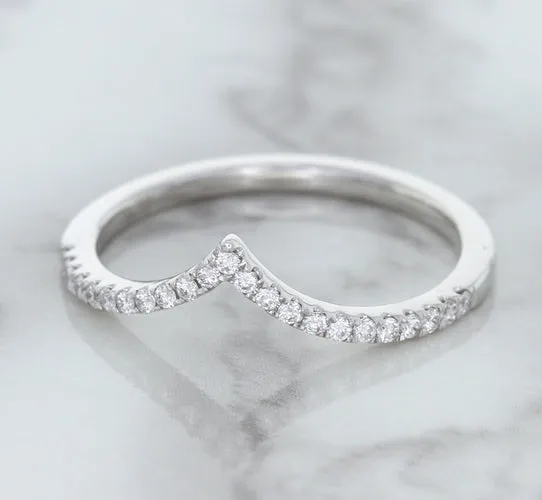 0.17ctw Diamond Pointed Band in 18K White Gold