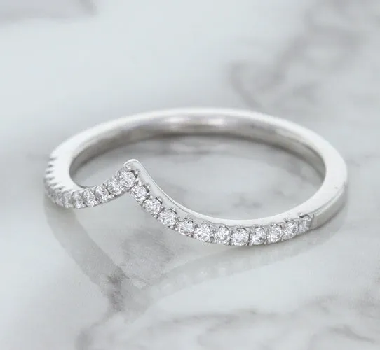0.17ctw Diamond Pointed Band in 18K White Gold