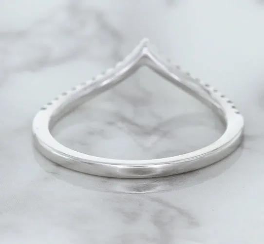 0.17ctw Diamond Pointed Band in 18K White Gold