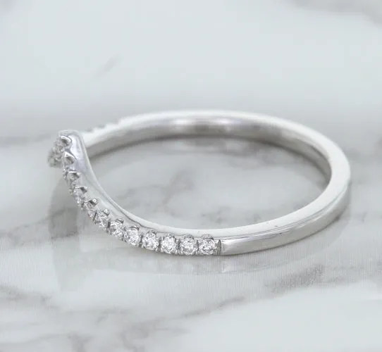 0.17ctw Diamond Pointed Band in 18K White Gold