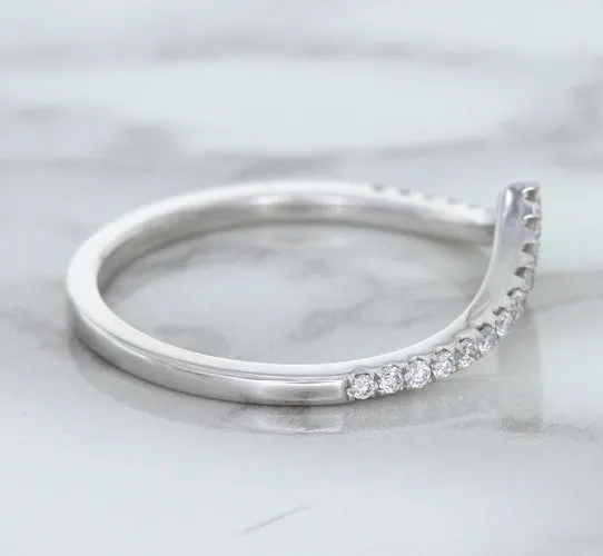 0.17ctw Diamond Pointed Band in 18K White Gold