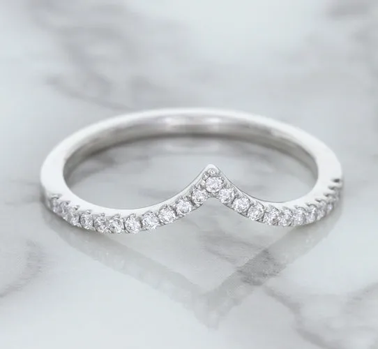0.17ctw Diamond Pointed Band in 18K White Gold