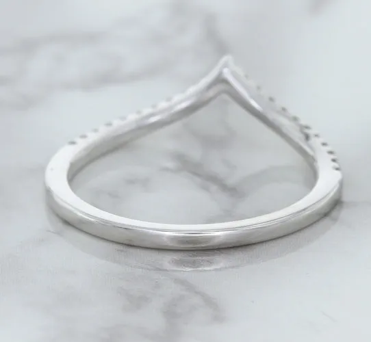 0.17ctw Diamond Pointed Band in 18K White Gold