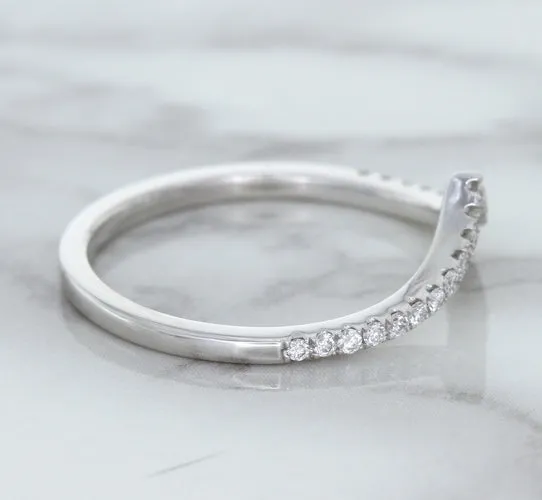 0.17ctw Diamond Pointed Band in 18K White Gold