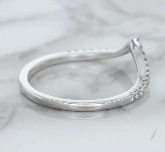 0.17ctw Diamond Pointed Band in 18K White Gold