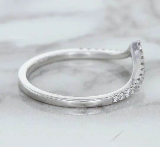 0.17ctw Diamond Pointed Band in 18K White Gold