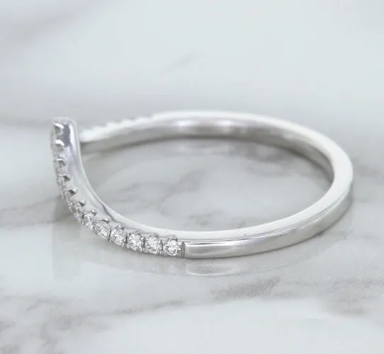 0.17ctw Diamond Pointed Band in 18K White Gold