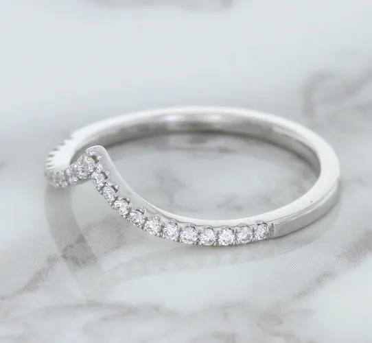 0.17ctw Diamond Pointed Band in 18K White Gold
