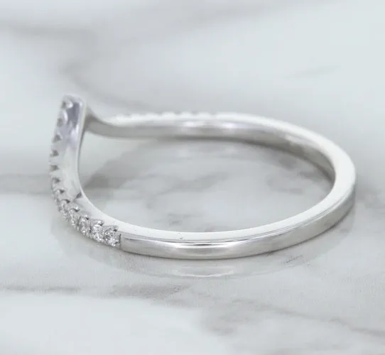 0.17ctw Diamond Pointed Band in 18K White Gold