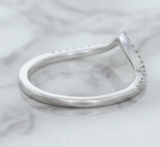 0.17ctw Diamond Pointed Band in 18K White Gold