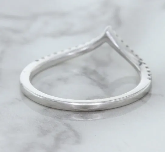 0.17ctw Diamond Pointed Band in 18K White Gold