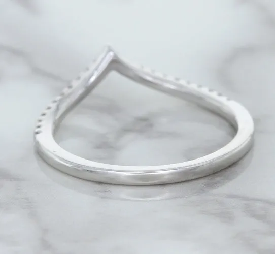 0.17ctw Diamond Pointed Band in 18K White Gold