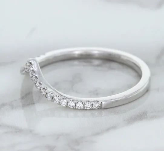 0.17ctw Diamond Pointed Band in 18K White Gold