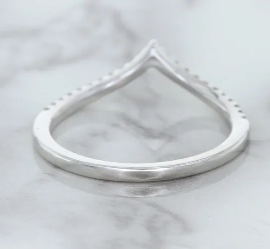 0.17ctw Diamond Pointed Band in 18K White Gold