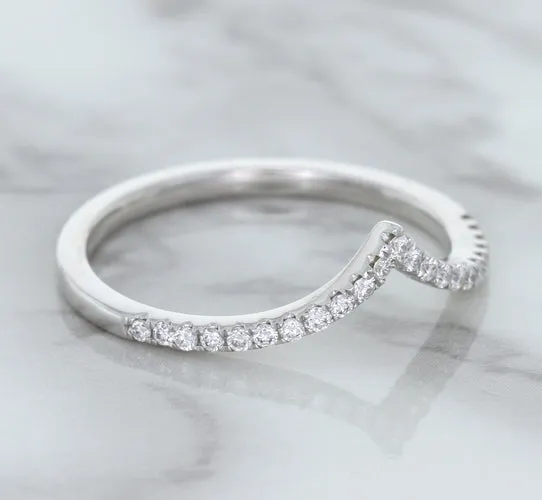 0.17ctw Diamond Pointed Band in 18K White Gold