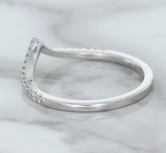 0.17ctw Diamond Pointed Band in 18K White Gold