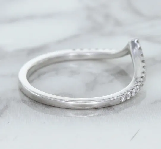 0.17ctw Diamond Pointed Band in 18K White Gold
