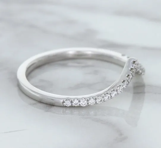 0.17ctw Diamond Pointed Band in 18K White Gold