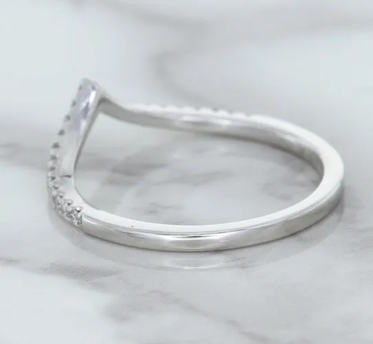 0.17ctw Diamond Pointed Band in 18K White Gold