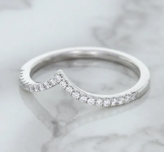 0.17ctw Diamond Pointed Band in 18K White Gold
