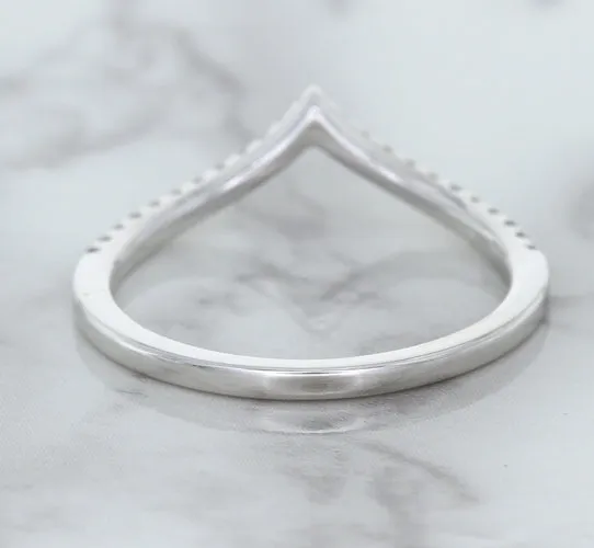0.17ctw Diamond Pointed Band in 18K White Gold