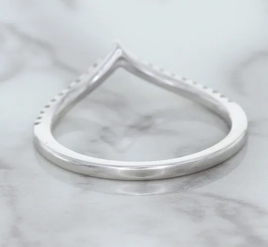0.17ctw Diamond Pointed Band in 18K White Gold