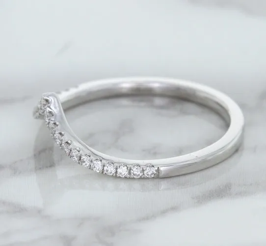 0.17ctw Diamond Pointed Band in 18K White Gold