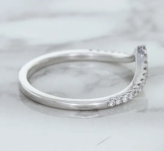 0.17ctw Diamond Pointed Band in 18K White Gold