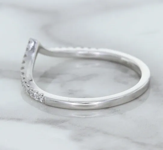 0.17ctw Diamond Pointed Band in 18K White Gold