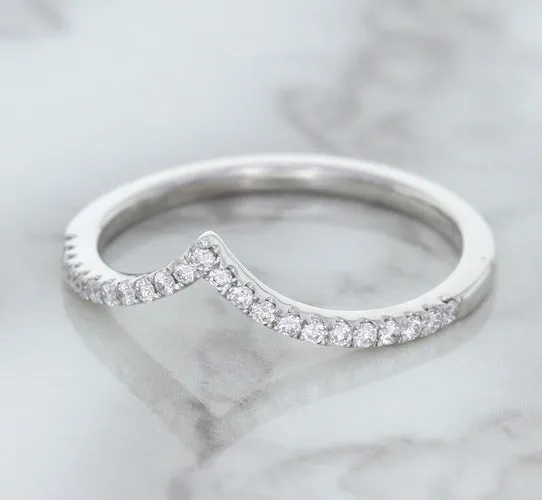 0.17ctw Diamond Pointed Band in 18K White Gold