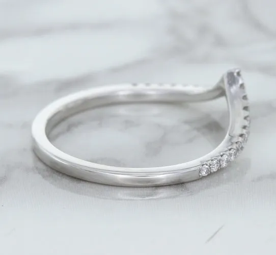 0.17ctw Diamond Pointed Band in 18K White Gold
