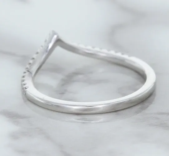 0.17ctw Diamond Pointed Band in 18K White Gold