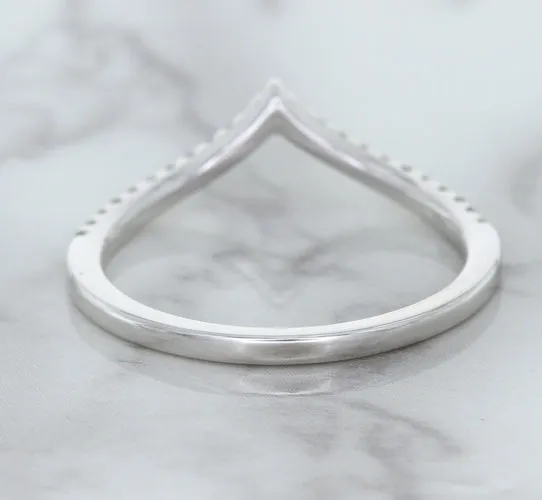 0.17ctw Diamond Pointed Band in 18K White Gold