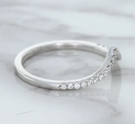 0.17ctw Diamond Pointed Band in 18K White Gold