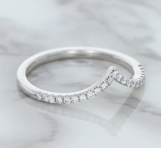 0.17ctw Diamond Pointed Band in 18K White Gold