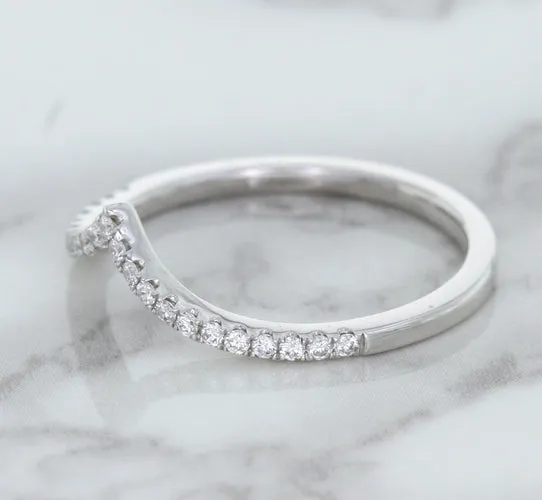 0.17ctw Diamond Pointed Band in 18K White Gold