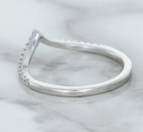 0.17ctw Diamond Pointed Band in 18K White Gold