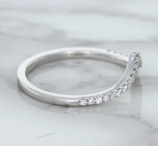 0.17ctw Diamond Pointed Band in 18K White Gold