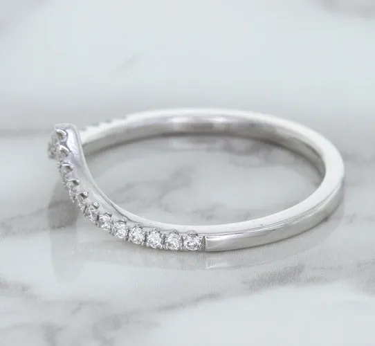 0.17ctw Diamond Pointed Band in 18K White Gold
