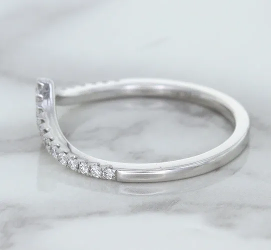 0.17ctw Diamond Pointed Band in 18K White Gold