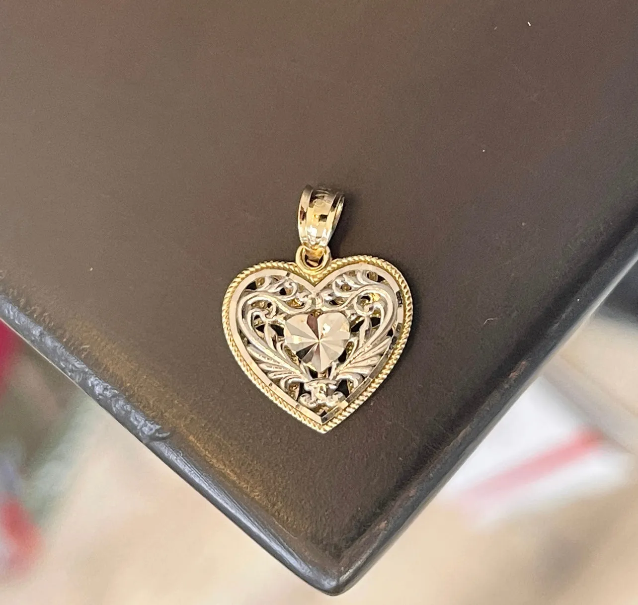 14KT Yellow Gold   White Gold Filigree Reversible Heart Pendant Charm