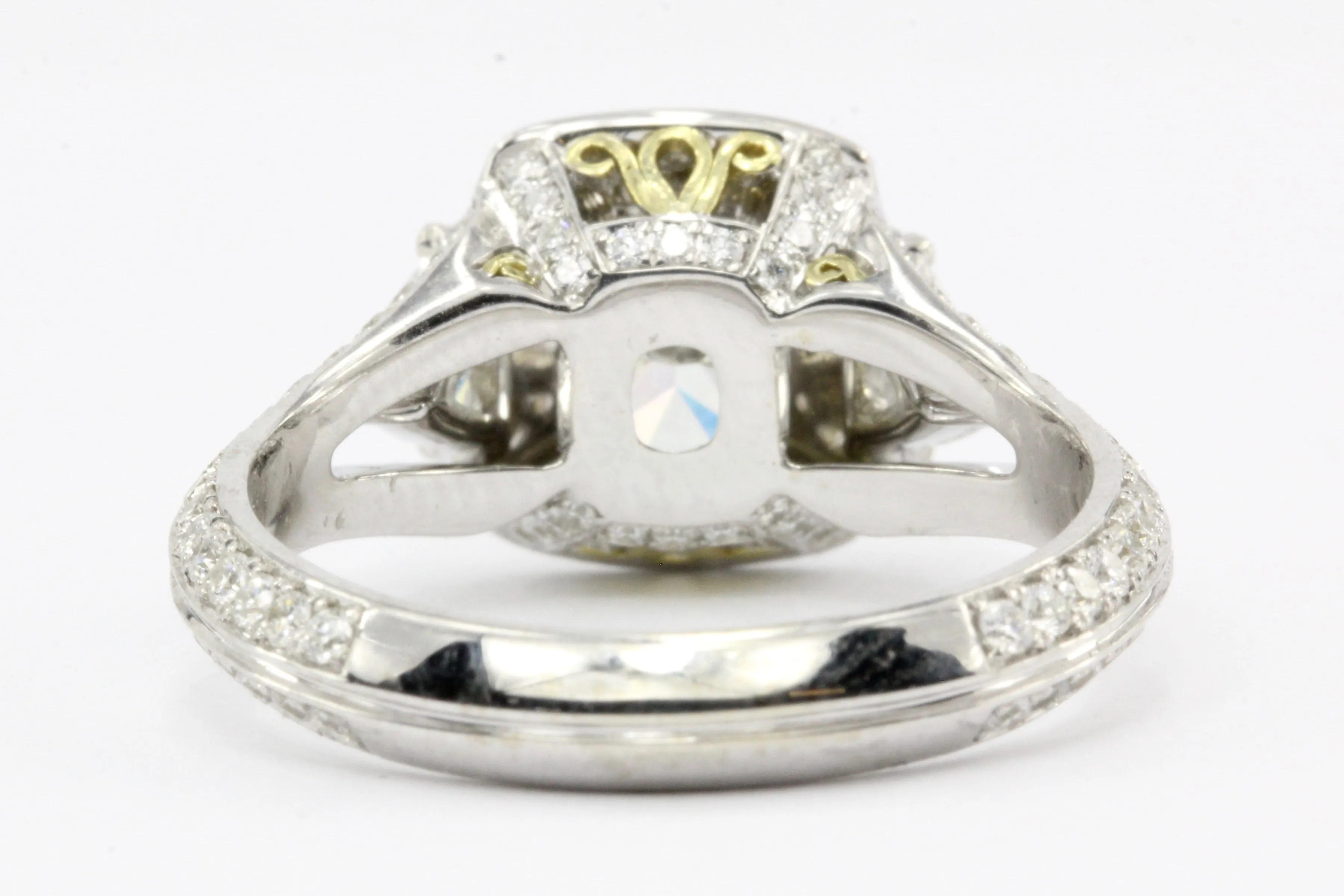18K 1.5CT Cushion Cut Diamond Set With Two Trillion And Round Cut Diamonds
