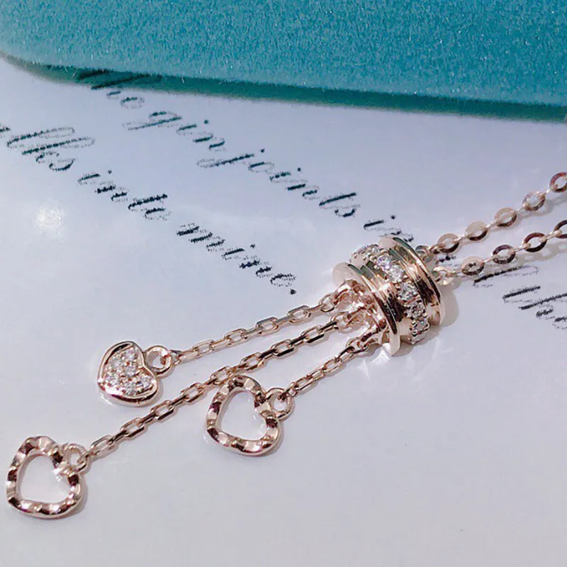 18K Gold 0.045ct Diamond Hanging Heart-shaped Pendant Necklace