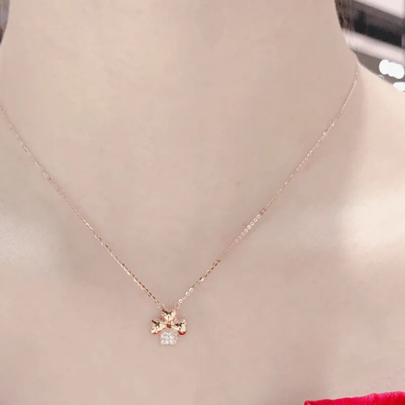 18K Gold 0.08ct Natural Diamond Heart-shaped Clover Pendant Necklace