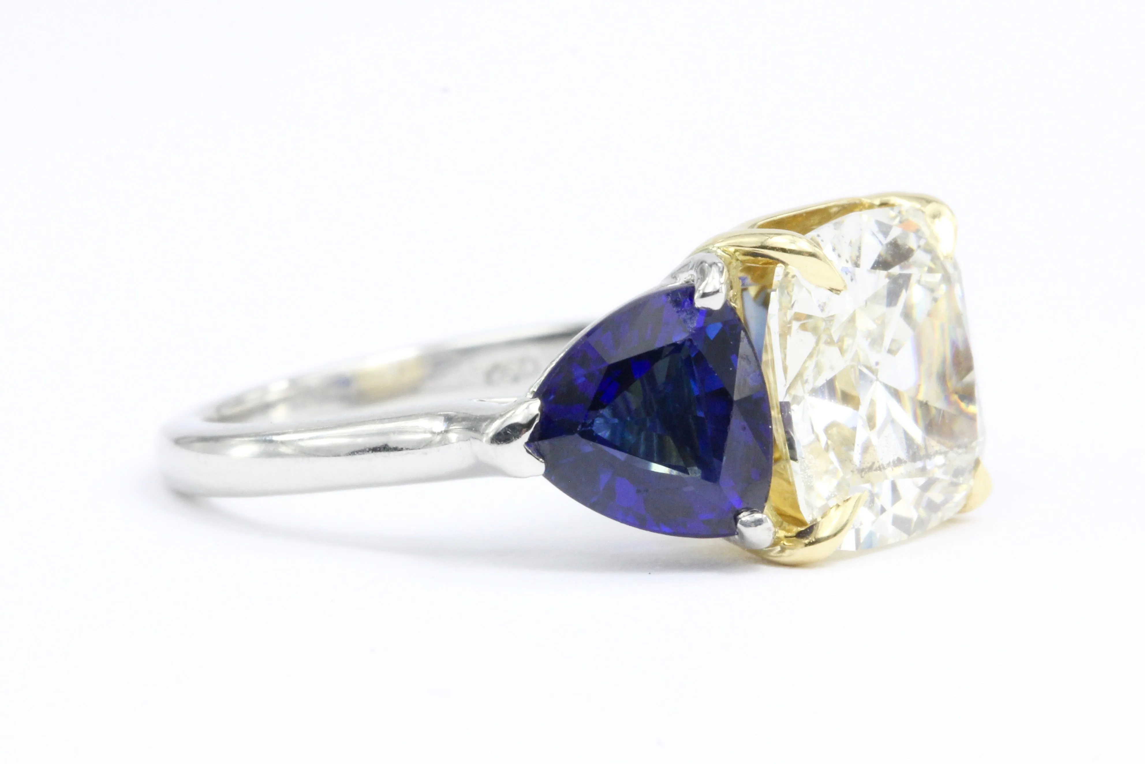 18K White Gold & Platinum 3.11 GIA M I1 1.5ct Natural Sapphire Ring