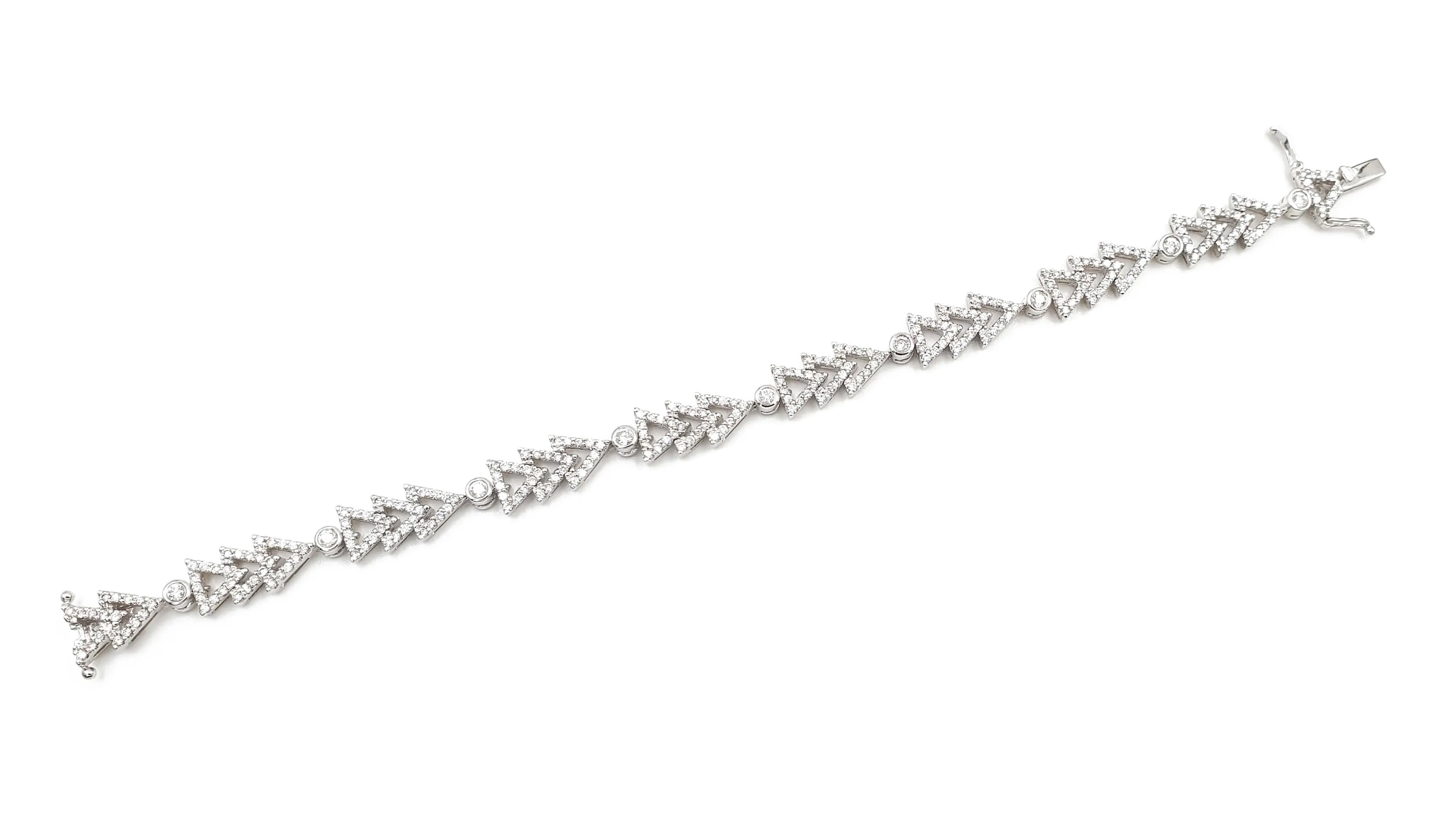 18K White Gold Diamond Tennis Bracelet, 19.50g