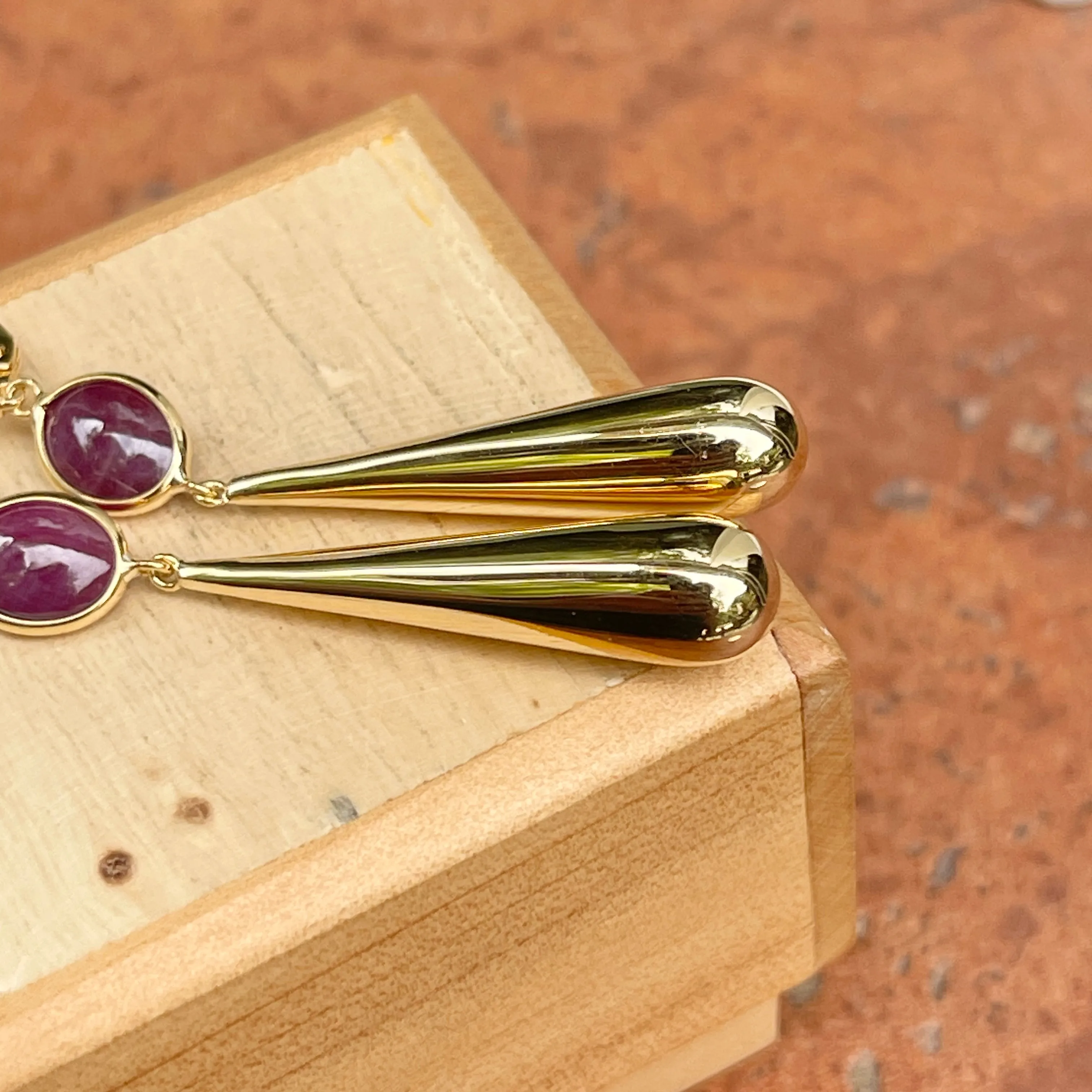 18KT Yellow Gold Teardrop Red Corundum Lever Back Earrings