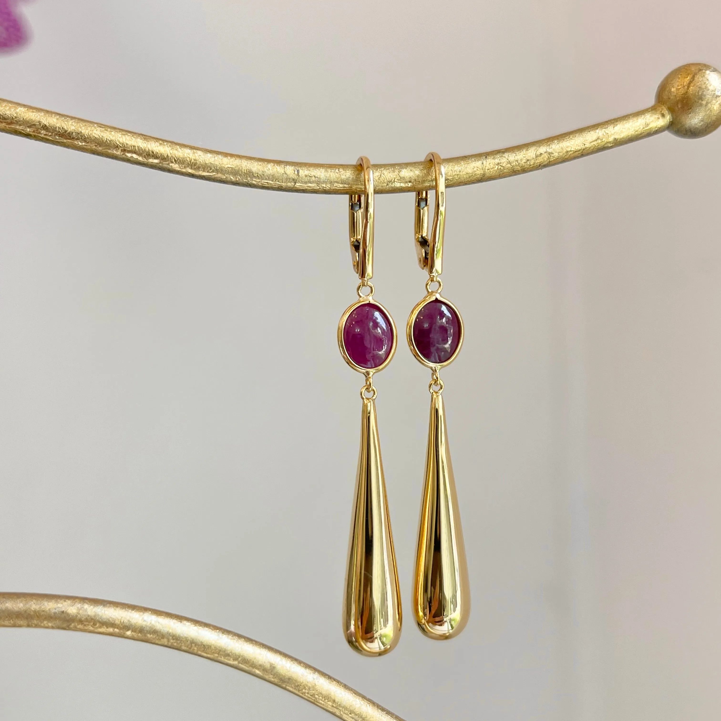 18KT Yellow Gold Teardrop Red Corundum Lever Back Earrings