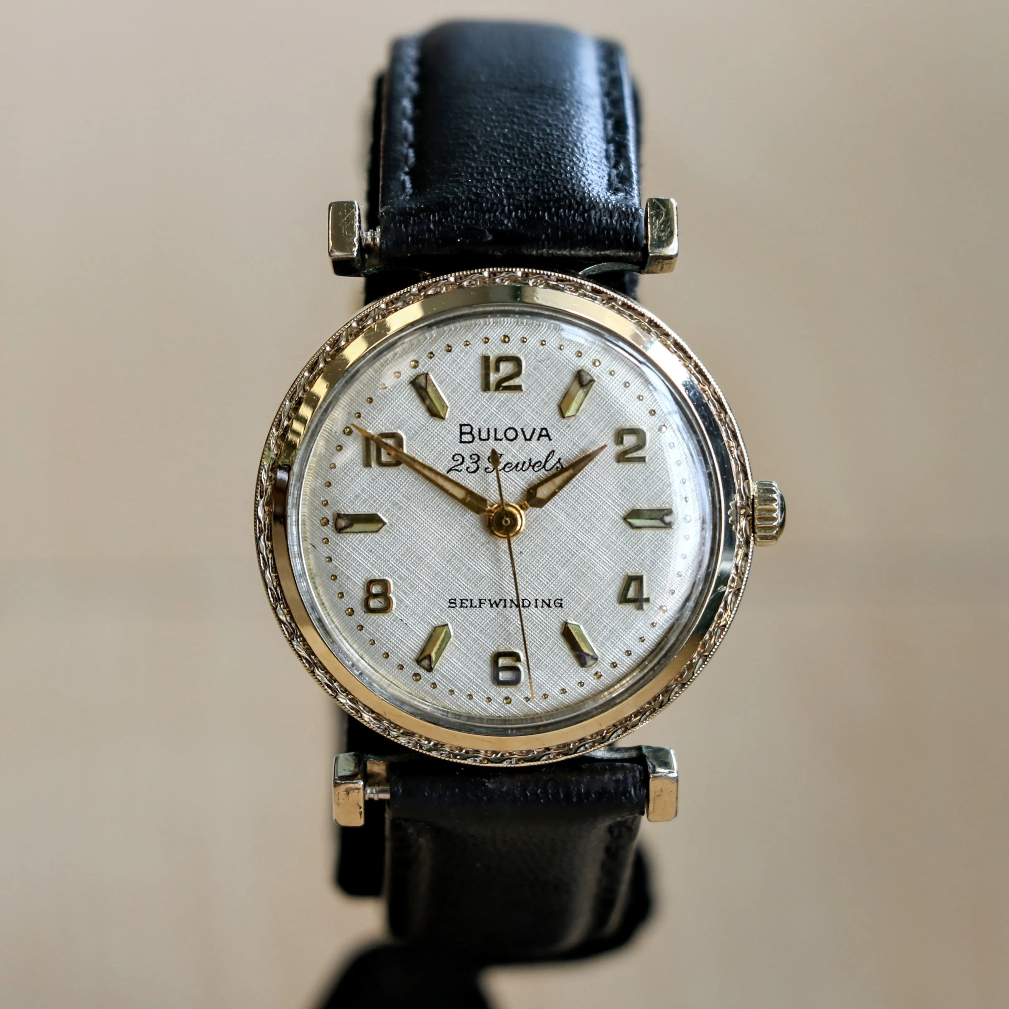 1960 BULOVA 23 "TAW" Automatic Watch 23 Jewels Cal. 10BZACTextured Dial Fancy Lugs & Case